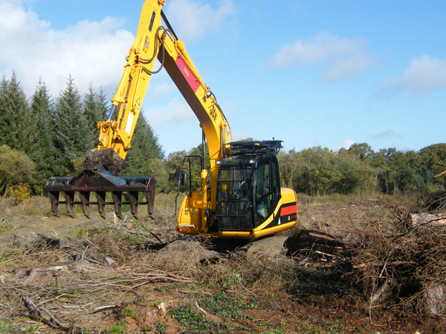 Dunn 2000 Operated Plant Hire